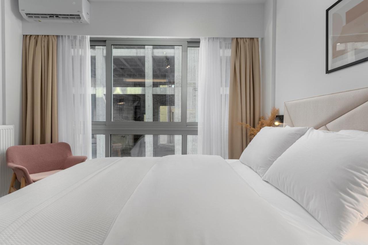 ιωκα / The Urbitality Project Apartment *