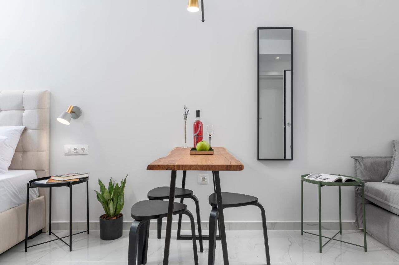 ιωκα / The Urbitality Project Apartment